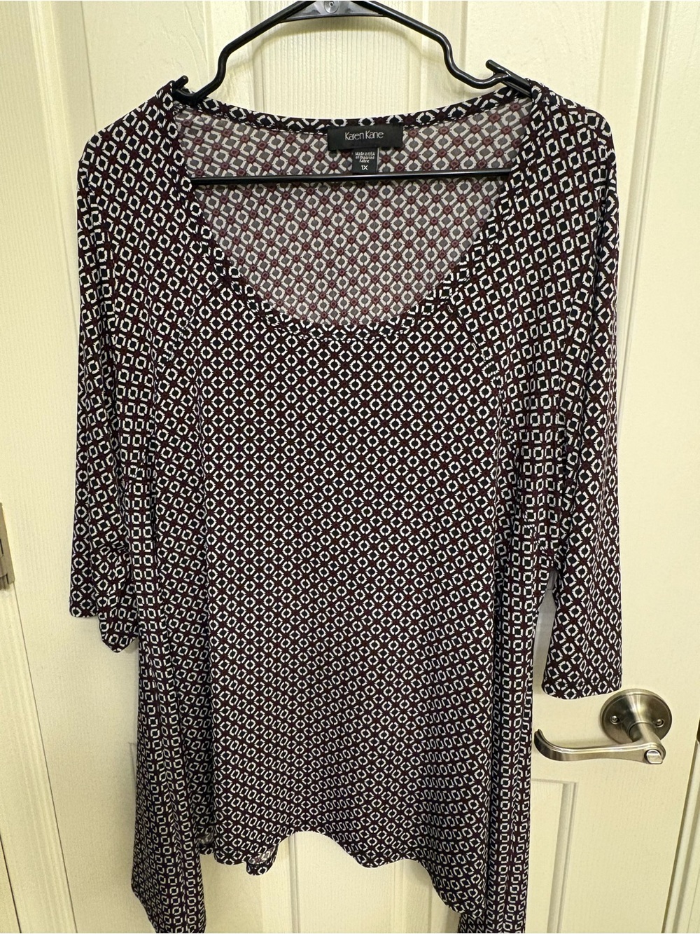 1X- Karen Kane Black & White, Red. Geometric Scoop Neck Women's Top